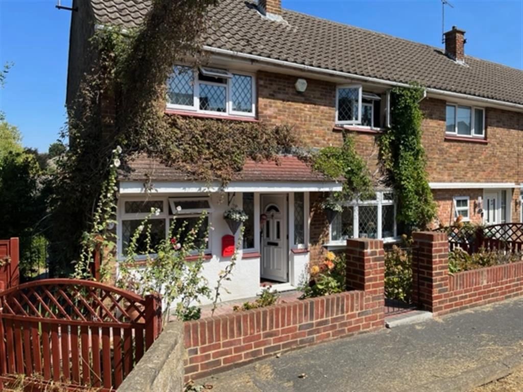 3 bed end terrace house for sale in Scott Road, Gravesend, Kent DA12