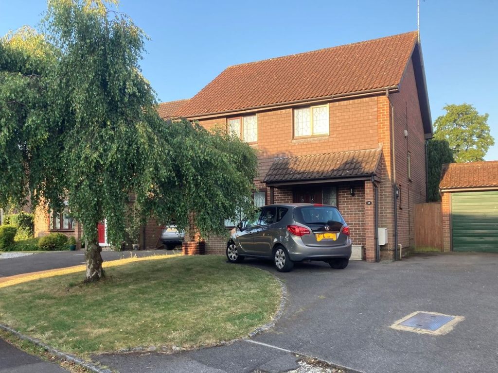 4 bed detached house for sale in Place, Burghfield Common