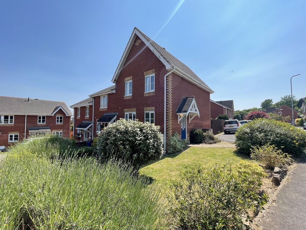 3 bed property for sale in Rockfield Grove, Undy, Caldicot, Mon. NP26