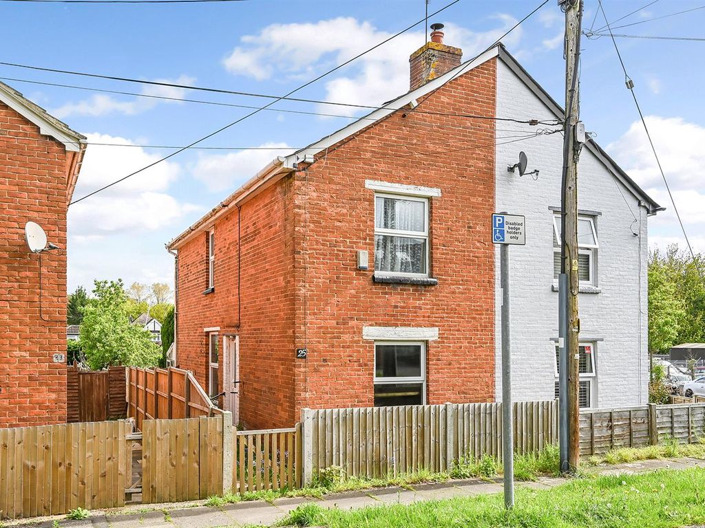 3 bed semidetached house for sale in Hanson Road, Andover SP10 Zoopla
