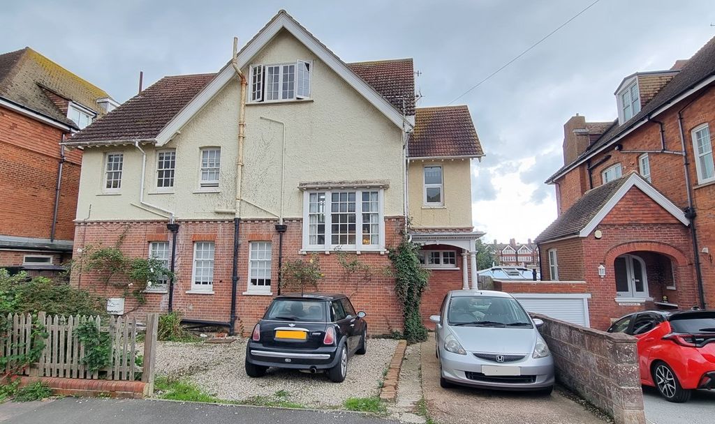 4 bed flat for sale in Cantelupe Road, BexhillOnSea TN40 Zoopla