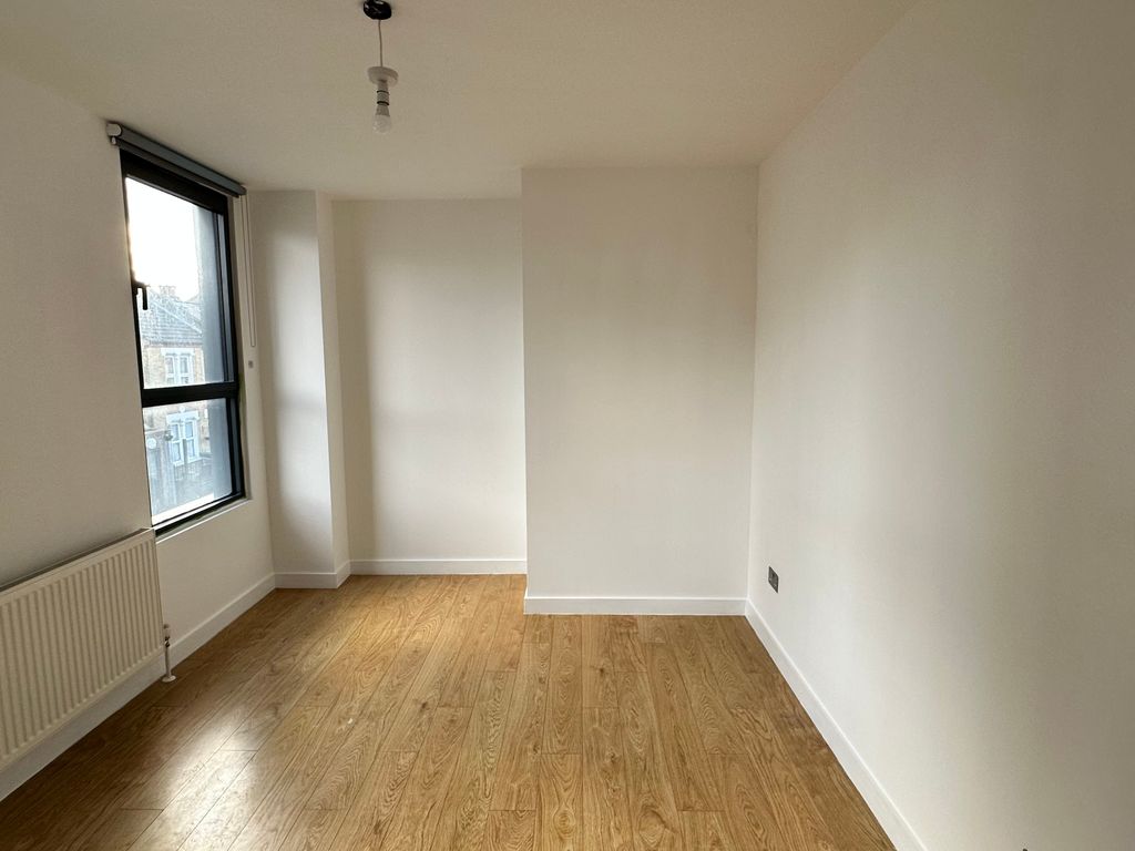 1 bed flat to rent in Wildfell Road, Catford, London SE6, £1,400 pcm