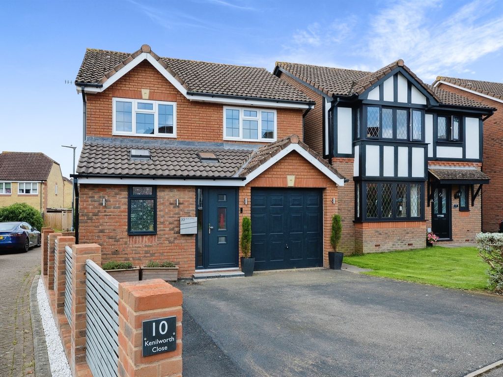 3 bed detached house for sale in Kenilworth Close, Hemel Hempstead HP2