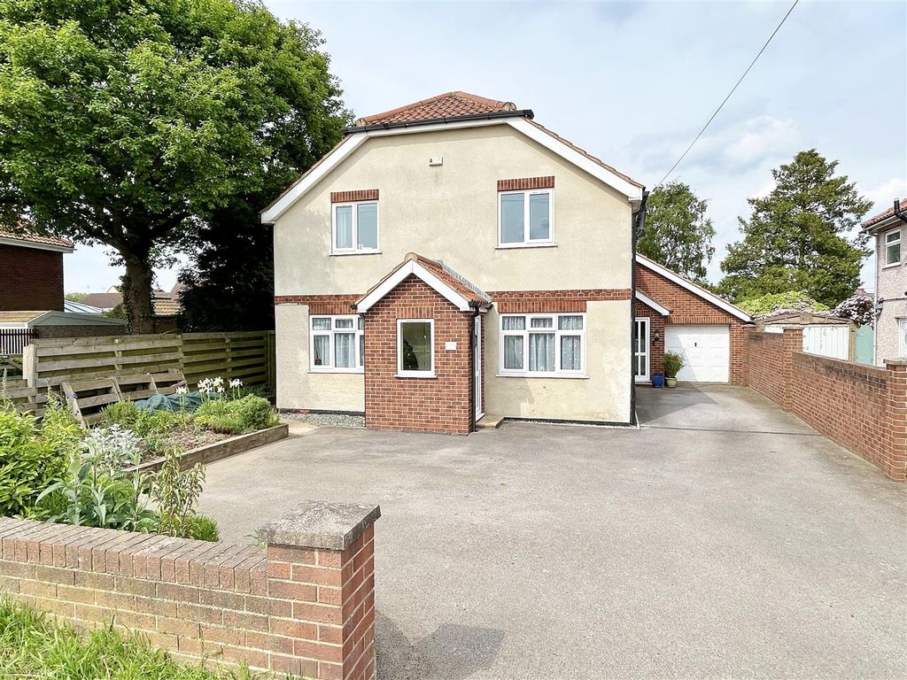 4 bed detached house for sale in Hull Road, Osgodby, Selby YO8, £