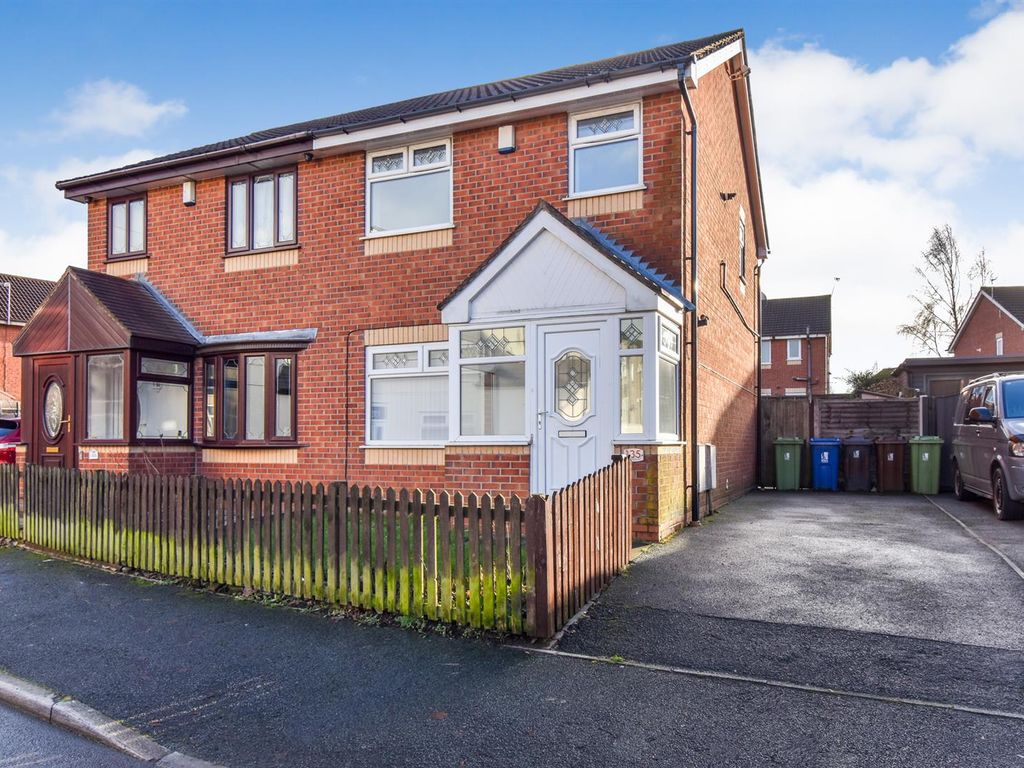 3 bed semidetached house for sale in Ellesmere Street, Tyldesley