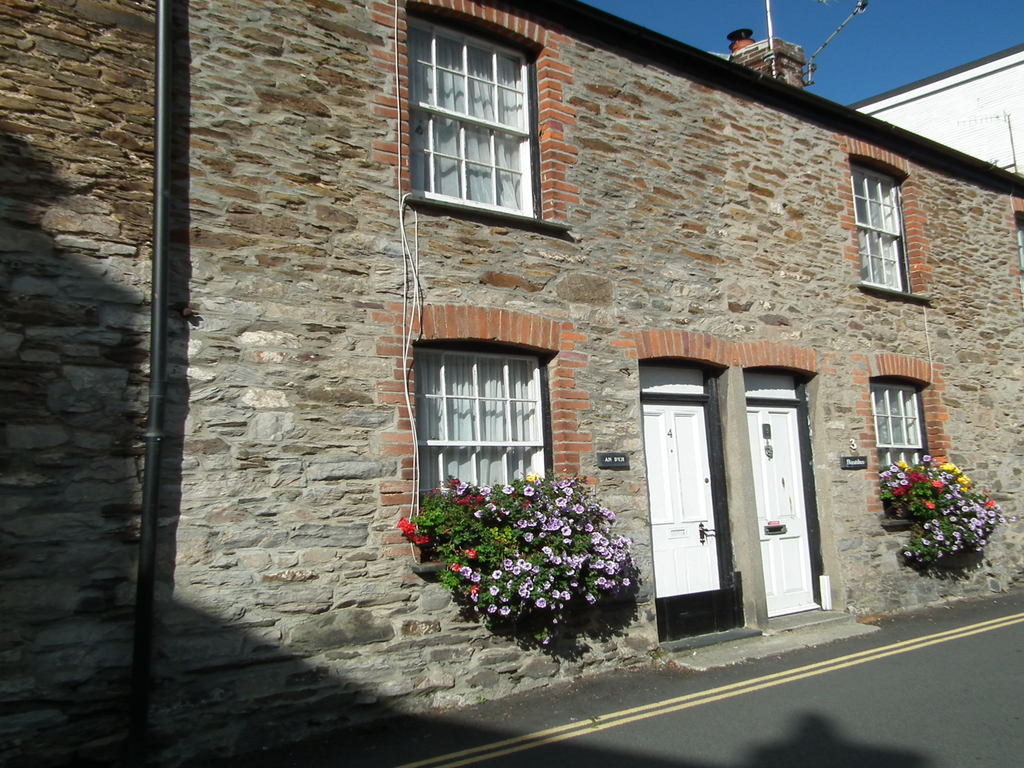2 bed cottage to rent in West Looe Square, Looe PL13, £700 pcm Zoopla