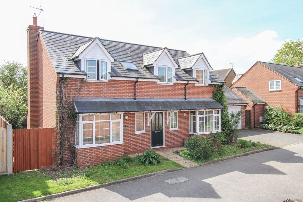 4 bed detached house for sale in Corn Mill Close, Wing, Leighton