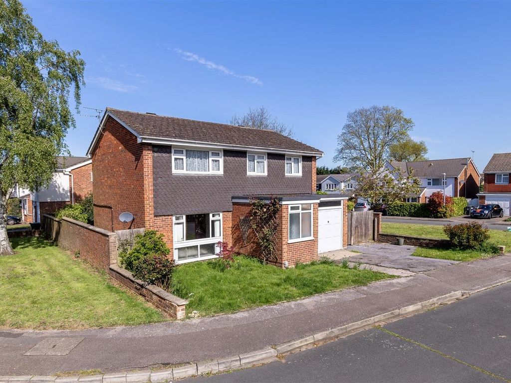 4 bed detached house for sale in Epping CM16, £650,000 Zoopla
