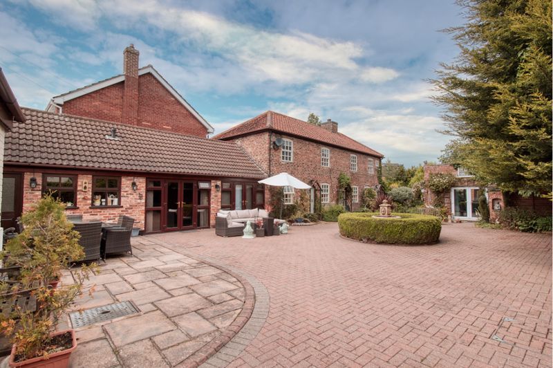 4 bed detached house for sale in Wharf Road, Crowle, Scunthorpe DN17