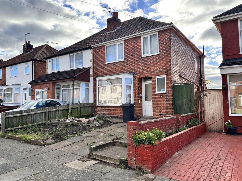 3 bed semidetached house for sale in Collingham Road, Leicester LE3, £