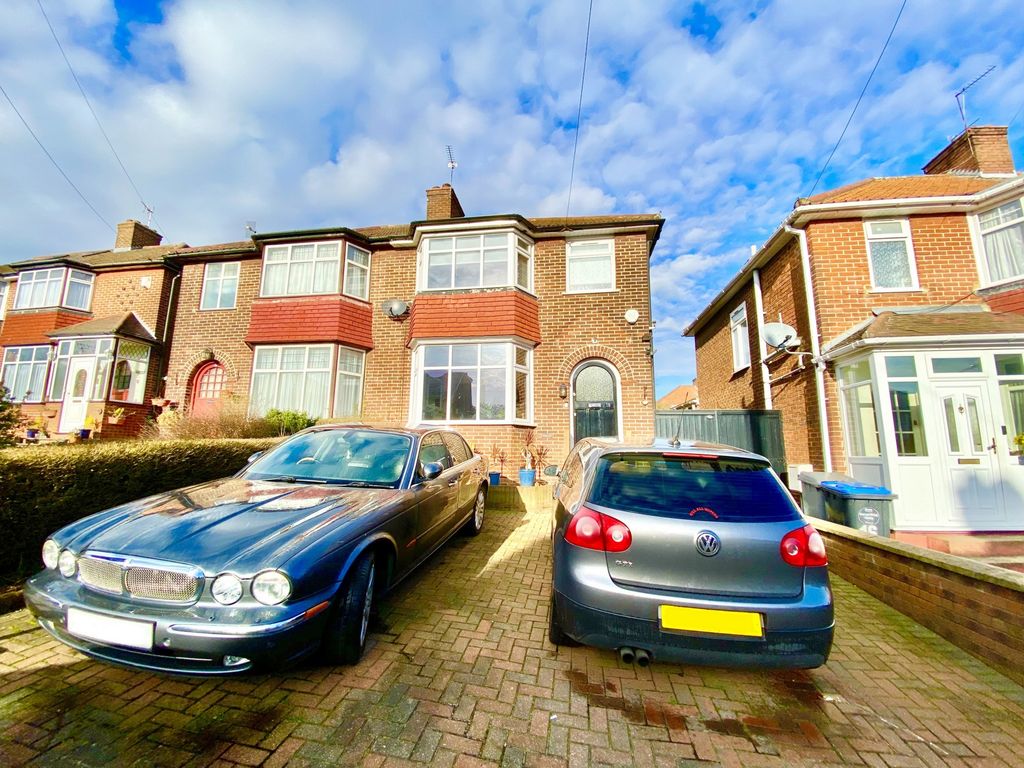 3 bed semidetached house for sale in Crummock Gardens, Kingsbury NW9