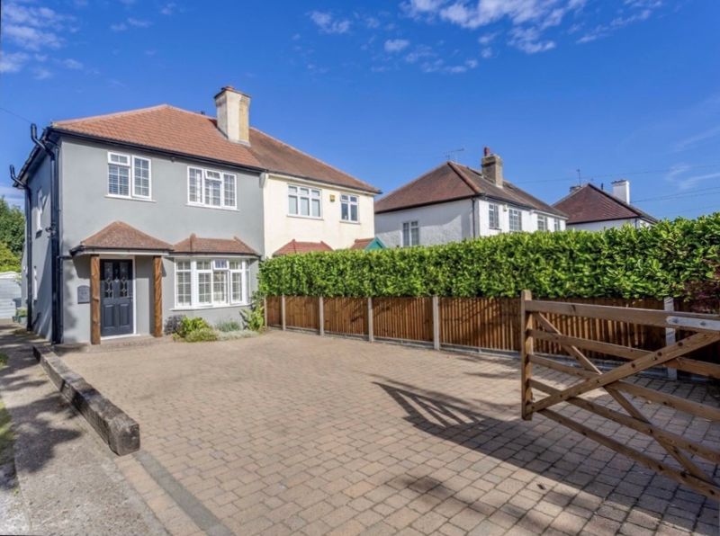 3 bed property for sale in Fairlawn Grove, Banstead SM7 Zoopla
