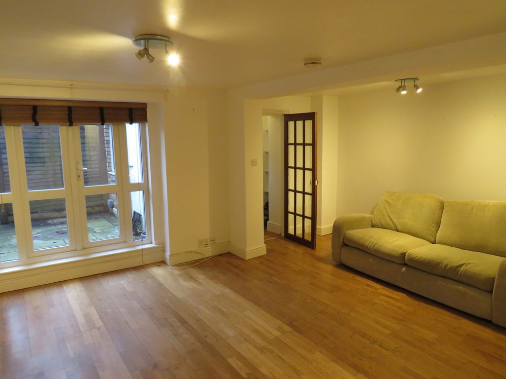 1 bed flat to rent in Wembury Mews, Highgate N6, £1,800 pcm Zoopla