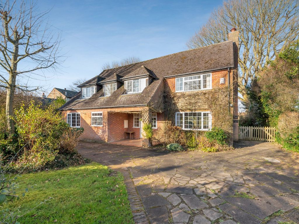 5 bed detached house for sale in Blackthorne Lane, Ballinger, Great