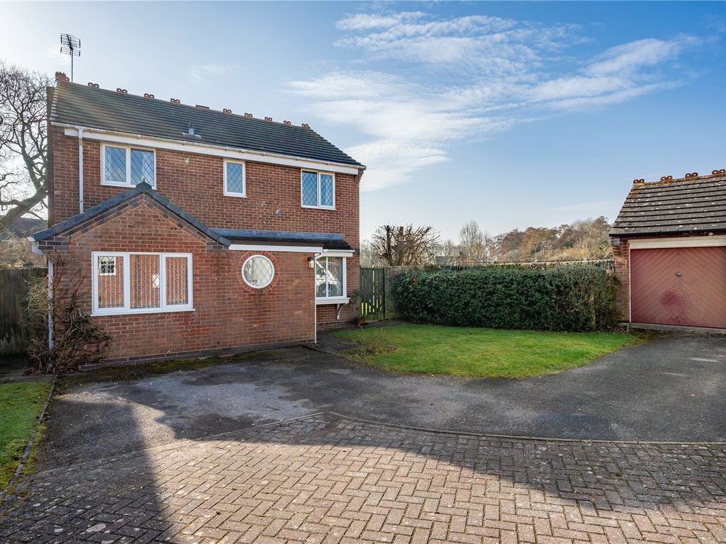 4 bed detached house for sale in Jays Close, Winyates Green, Redditch