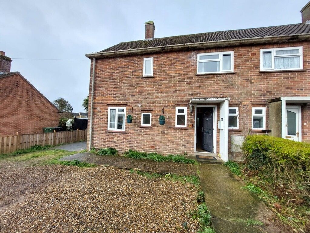 3 bed detached house to rent in Howe Lane, Poringland, Norwich NR14