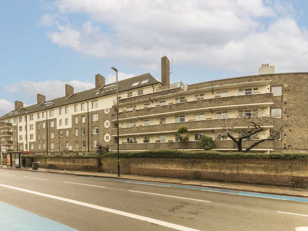 Sw11 2 bed flat for sale in York Road, London SW11 - Zoopla