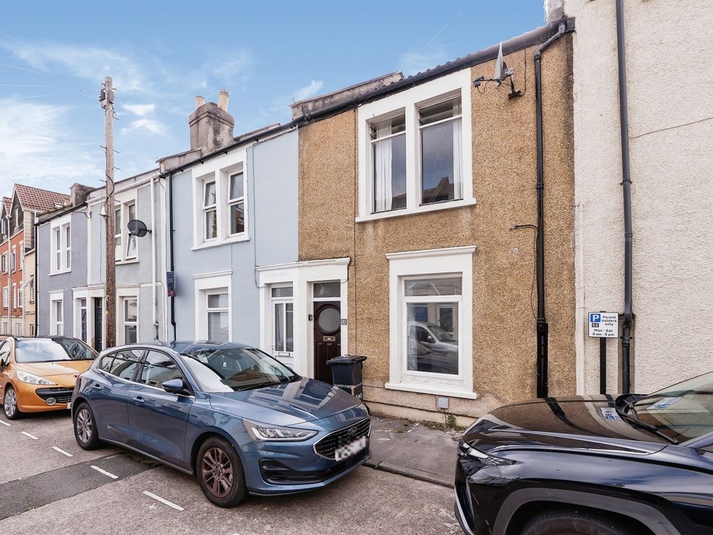 4 bed terraced house for sale in Dartmoor Street, Southville, Bristol