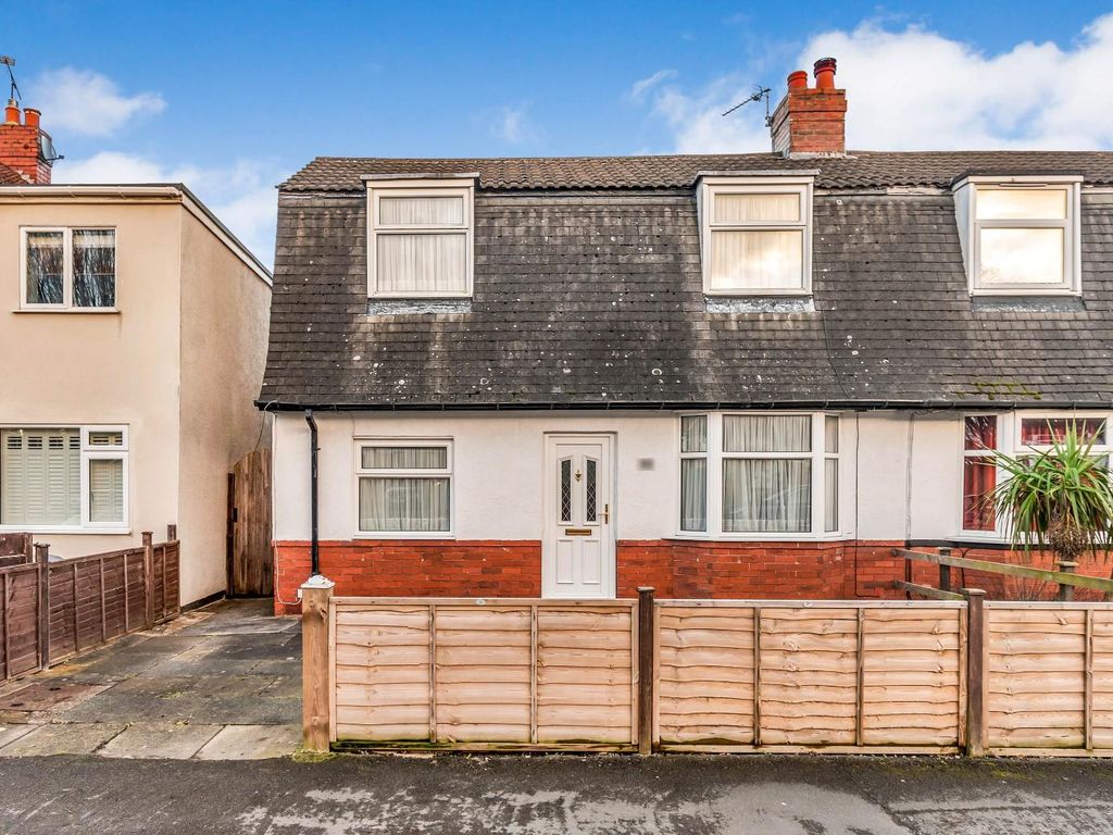 2 bed semidetached house for sale in Crab Lane, Harrogate HG1, £