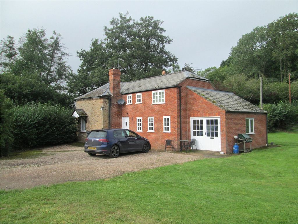 3 bed detached house to rent in Upton RossOnWye, Hereford HR9