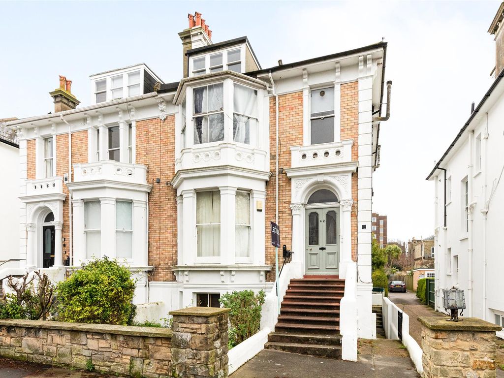 1 bed flat to rent in Denmark Villas, Hove BN3, £1,050 pcm Zoopla