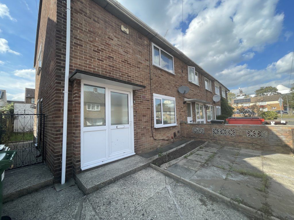 2 bed semidetached house to rent in Rossetti Road, Corby NN18, £895