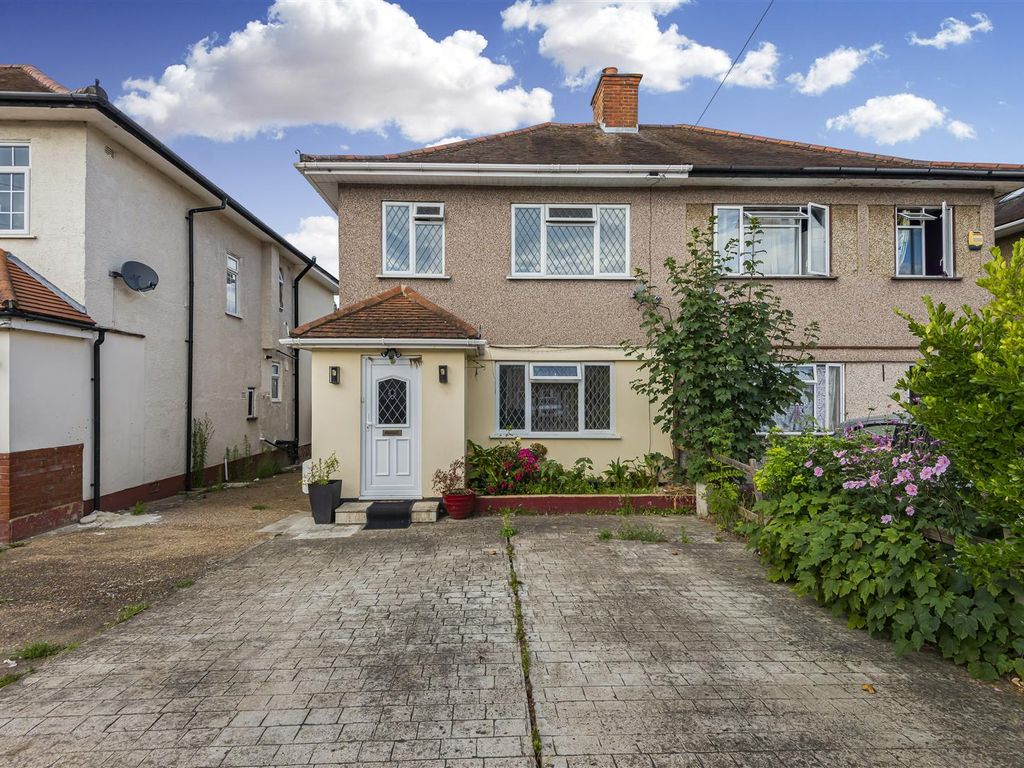 3 bed semidetached house for sale in Bradenham Road, Hayes UB4, £