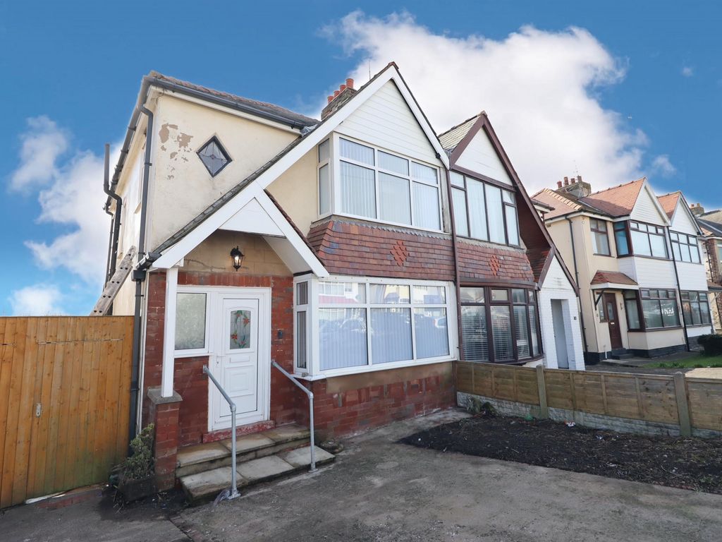3 bed semidetached house for sale in Buckley Crescent, Cleveleys FY5