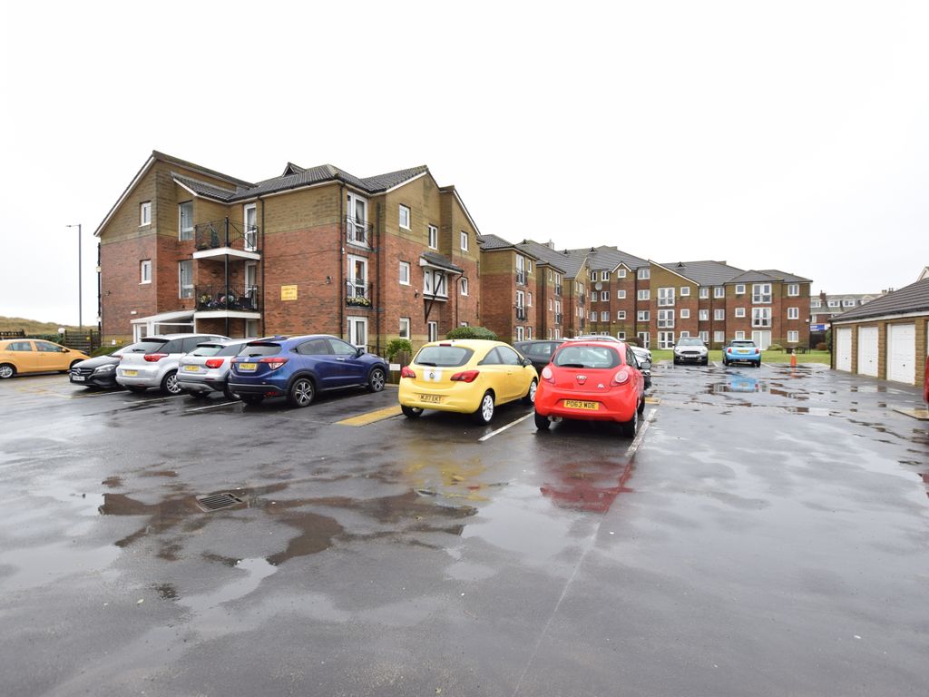 2 bed flat for sale in Clifton Drive North, Lytham St. Annes FY8, £