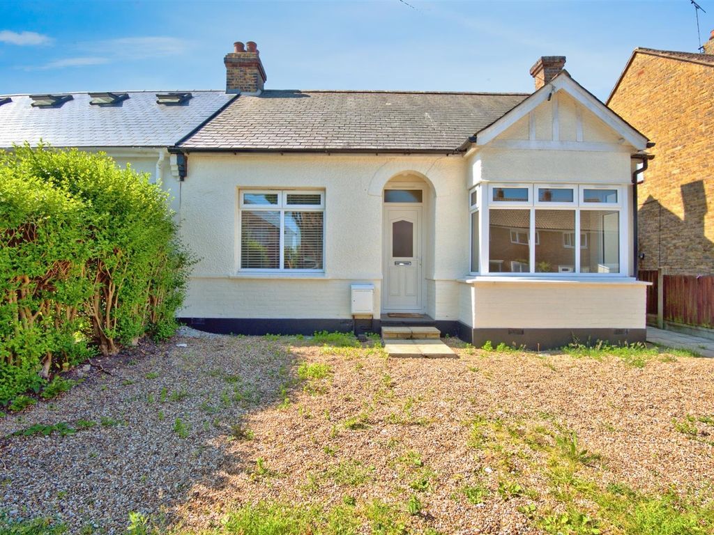 2 bed semidetached bungalow for sale in Flemming Crescent, LeighOnSea SS9, £385,000 Zoopla