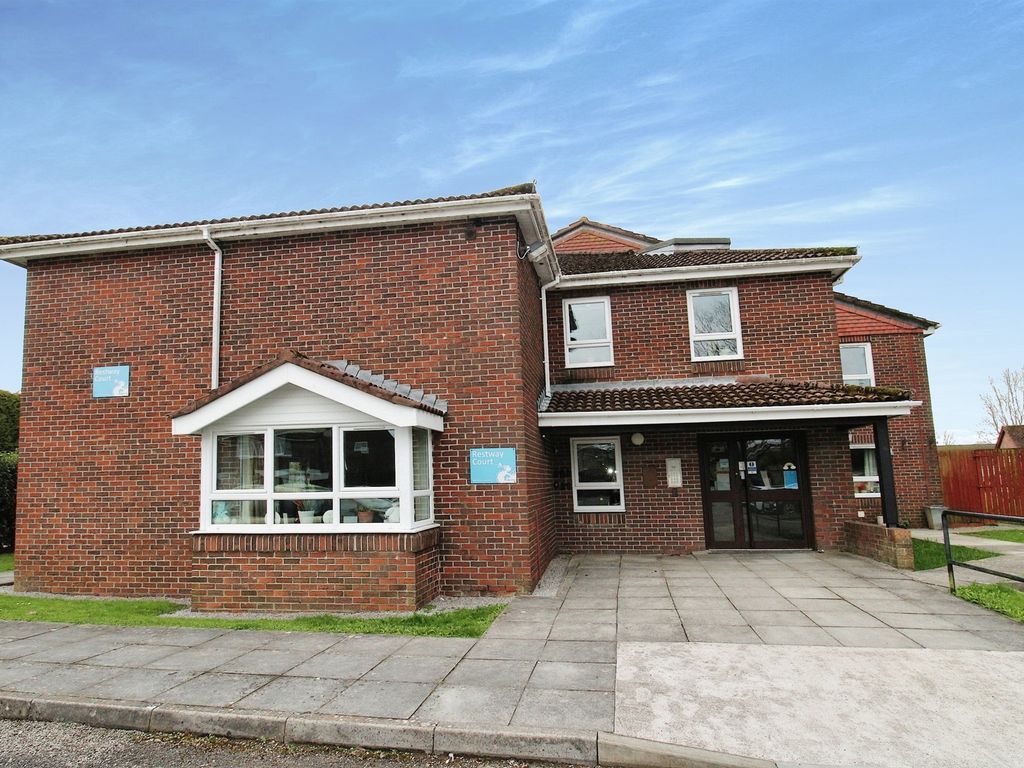 1 bed flat for sale in Danescourt Way, Llandaff, Cardiff CF5, £80,000