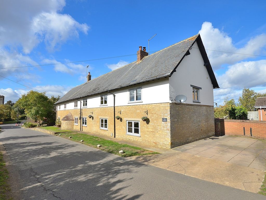 3 bed cottage for sale in Preston Deanery Road, Quinton, Northampton
