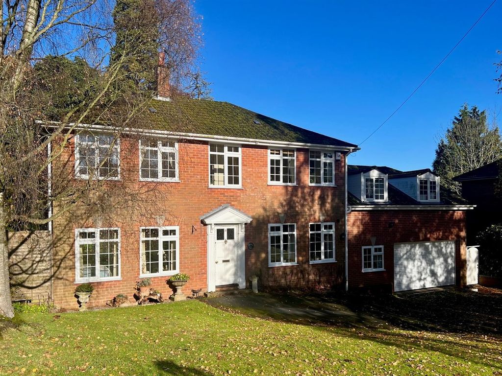 6 bed detached house for sale in Oaklands, Malvern WR14, £695,000 Zoopla