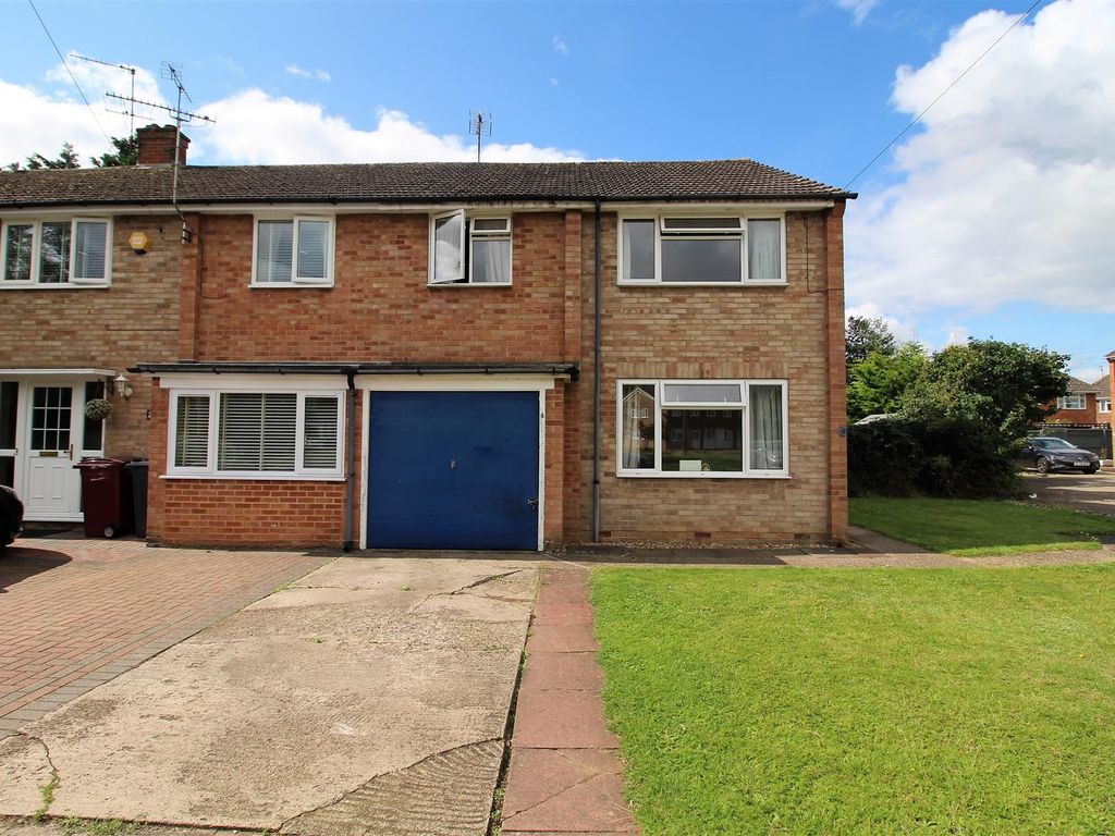 3 bed town house for sale in Alford Close, Tilehurst, Reading RG30, £