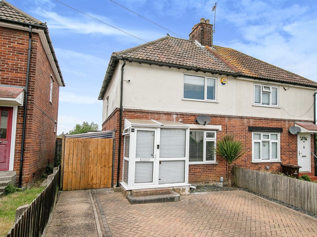 2 bed semidetached house for sale in Speedwell Road, Colchester CO2, £