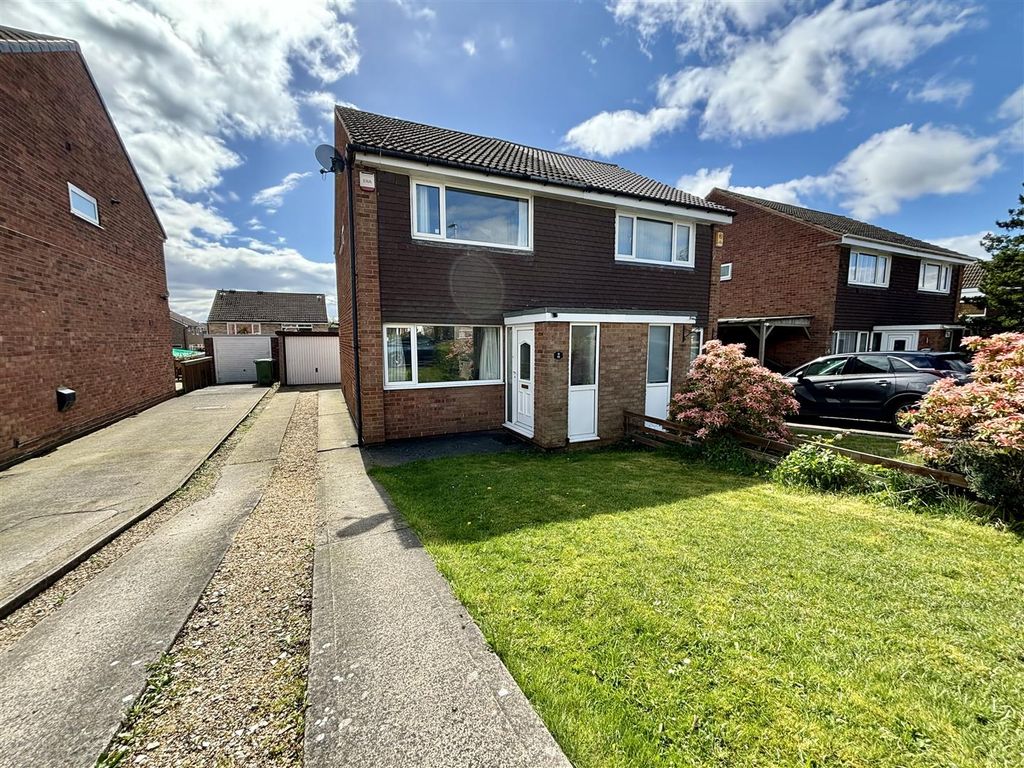 2 bed semidetached house for sale in Spofforth Walk, Garforth, Leeds