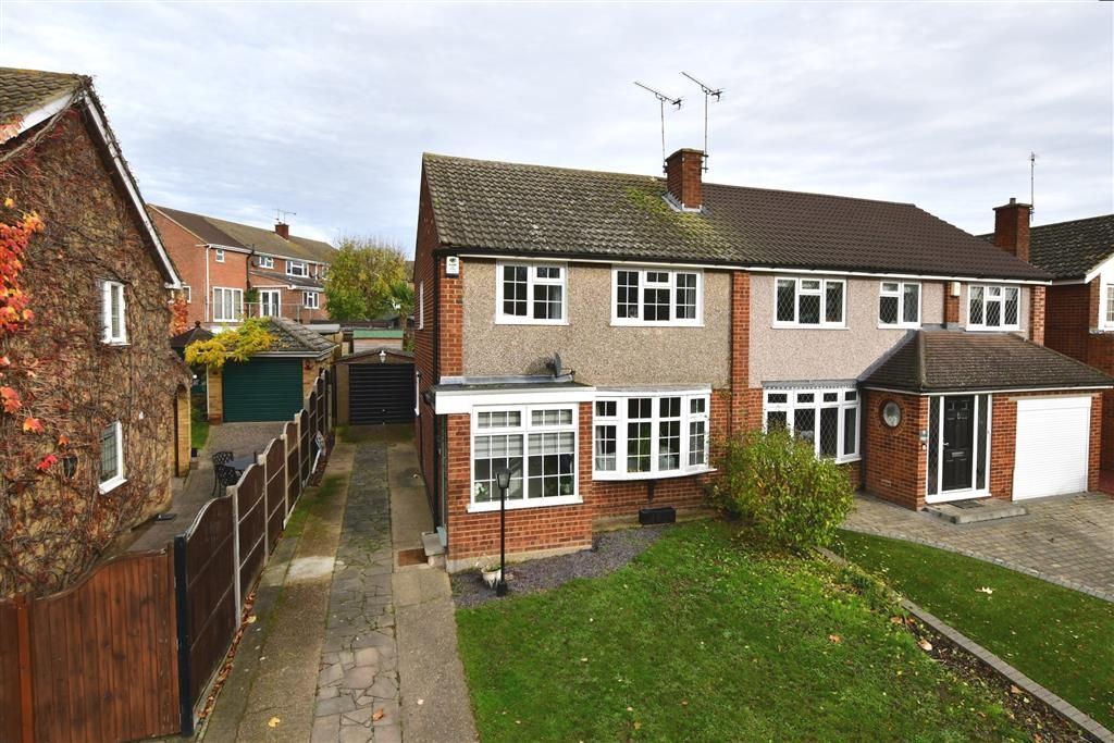 3 bed semidetached house for sale in Roman Road, Northfleet, Gravesend