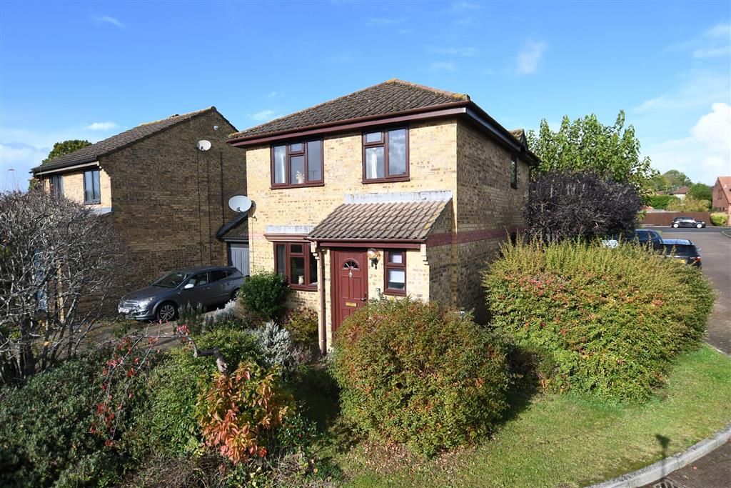 3 bed detached house for sale in Bamborough Close, Southwater, Horsham