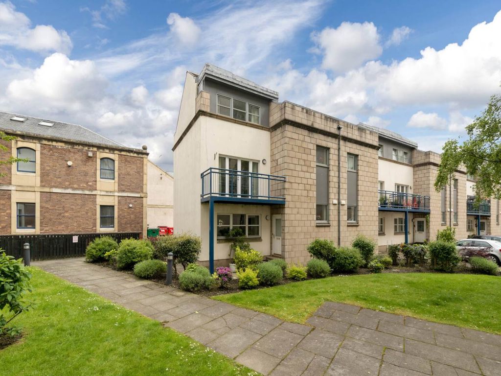 4 bed town house for sale in Henderson Place, New Town, Edinburgh EH3