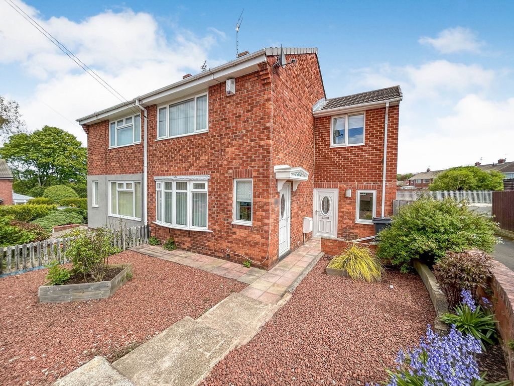 3 bed semidetached house for sale in Rutherford Close, Choppington