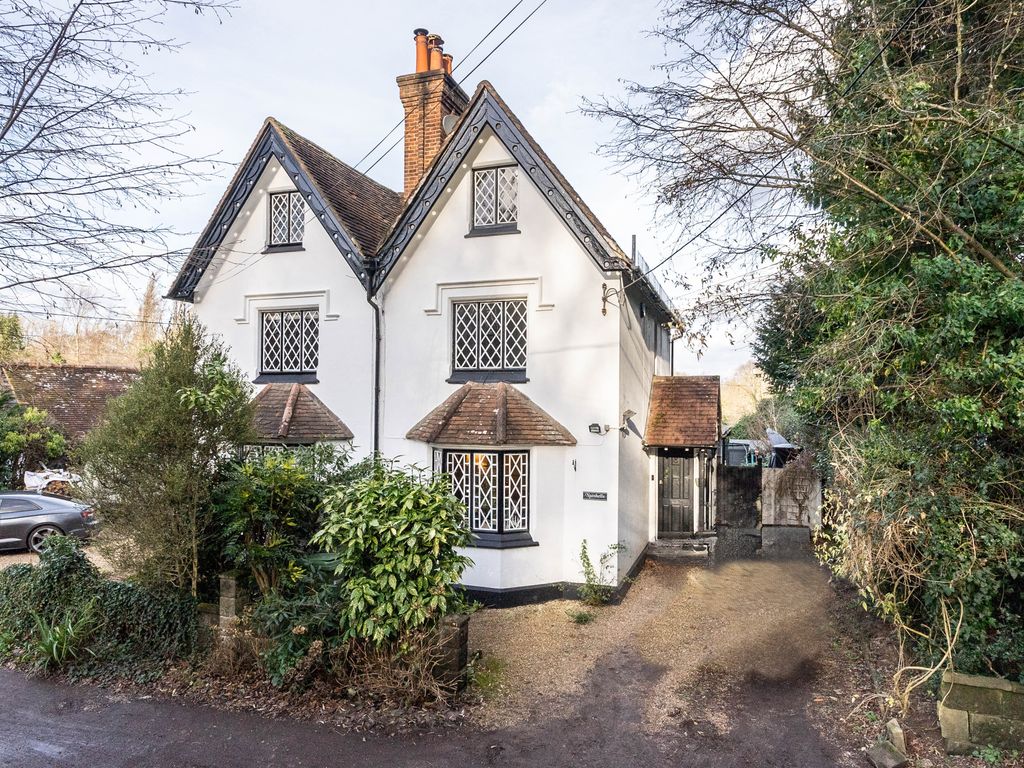 3 bed semidetached house for sale in Blackbrook Road, Dorking RH5, £