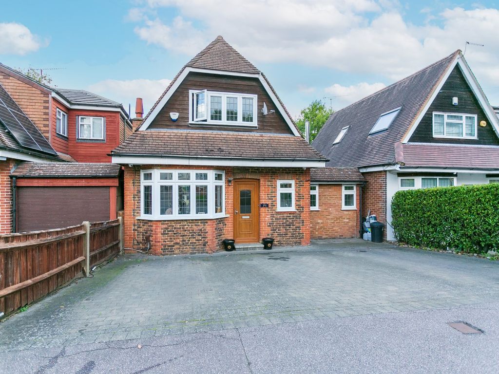 4 bed detached house for sale in Brookdene Avenue, Watford