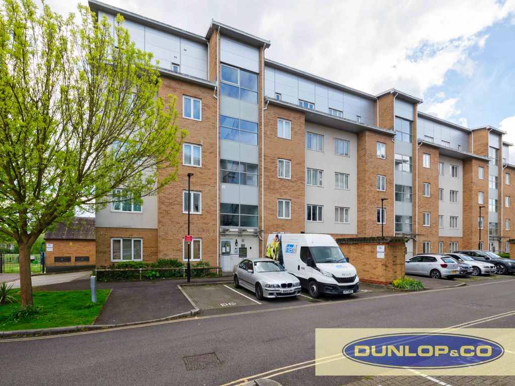 2 bed flat for sale in Primrose Place, Isleworth TW7, £399,950 Zoopla