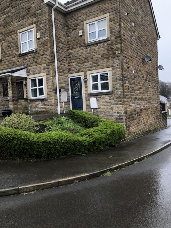 2 bed flat to rent in Shires View, Mossley, AshtonUnderLyne OL5, £695