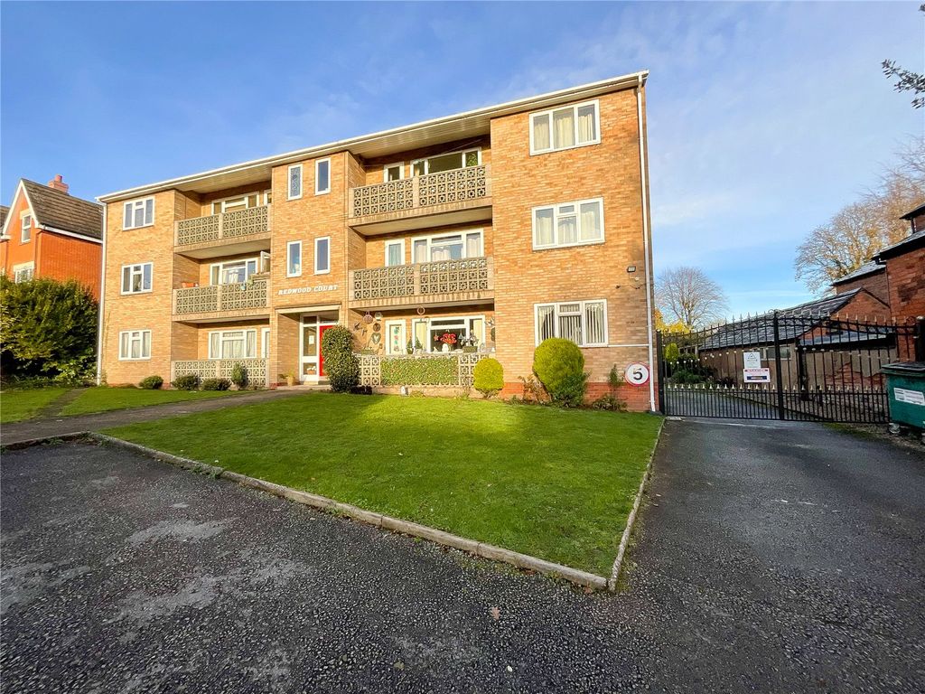 2 bed flat for sale in Chester Road, Sutton Coldfield, West Midlands