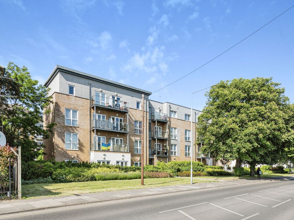 3 bed flat for sale in 19 Porters Way, West Drayton UB7, £425,000 Zoopla