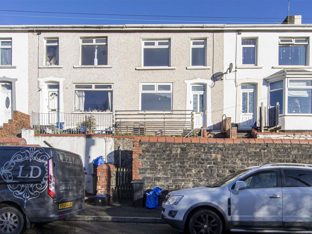 3 bed terraced house to rent in Hylton Terrace, Bedlinog, Treharris