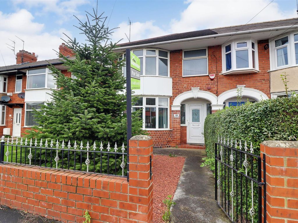 3 bed end terrace house for sale in Westlands Road, Hull HU5, £165,000