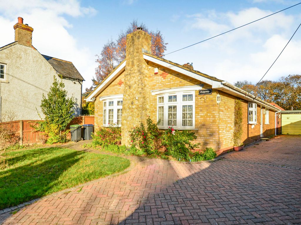 3 bed detached bungalow for sale in Redcot Lane, Canterbury CT2, £