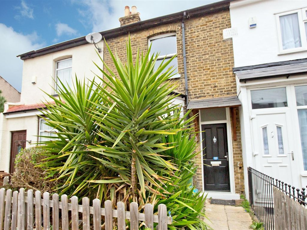 2 bed property to rent in Maynard Road, London E17, £2,000 pcm Zoopla